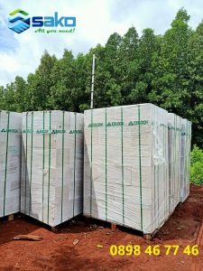 Gạch AAC đưuọc đóng thành kiện trên Pallet, vận chuyển đến vùng xa