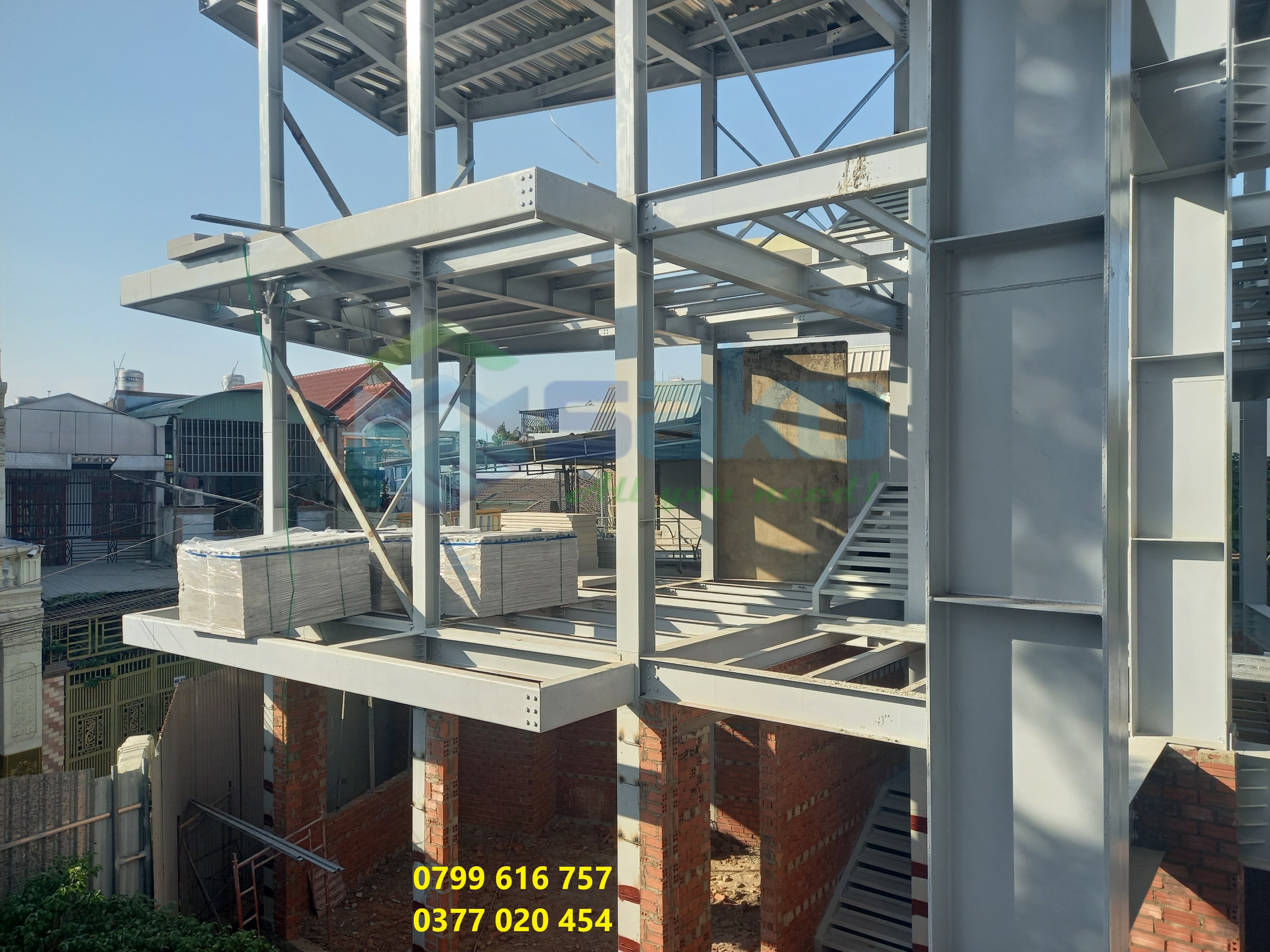 Sàn bê tông khsi chống cháy kết hợp khung thép tiền chế