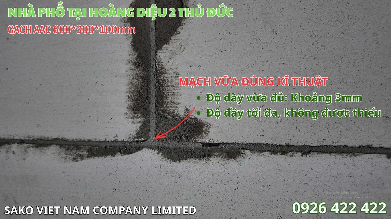 Xây nhà phố bằng gạch AAC tại Thủ Đức: Giải pháp kỹ thuật thi công 2027 - Mạch vữa Skimcoat tiêu chuẩn